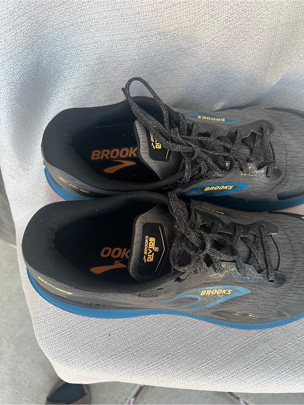 Brooks Men’s Gray and Blue Trail Running Shoe with Orange Outsole - Picture 13 of 16